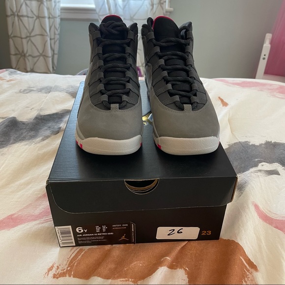BNIB girl’s Jordan 10 in smoke grey and pink!  Size 6. - Picture 3 of 7